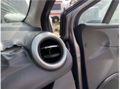 Recambio de rejilla entrada de aire para renault clio iv 1.5 business referencia OEM IAM 687601310R  
