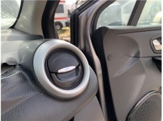 Recambio de rejilla entrada de aire para renault clio iv 1.5 business referencia OEM IAM 687601310R  