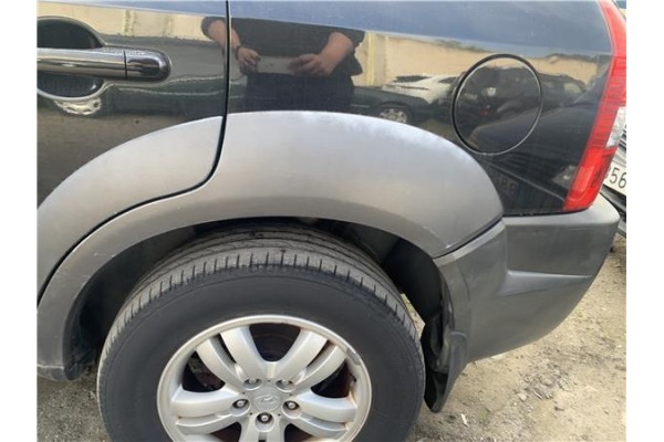 Recambio de aletin trasero izquierdo para hyundai tucson (jm) 2.0 referencia OEM IAM 877432E001  