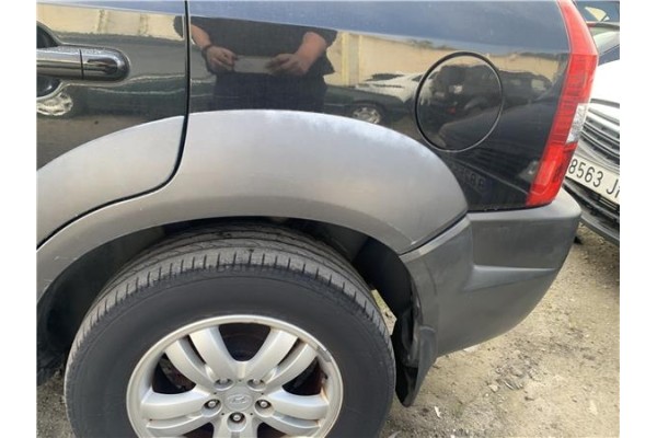 Recambio de aletin trasero izquierdo para hyundai tucson (jm) 2.0 referencia OEM IAM 877432E001  