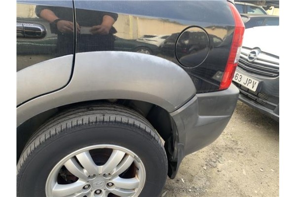 Recambio de aletin trasero izquierdo para hyundai tucson (jm) 2.0 referencia OEM IAM 877432E001  