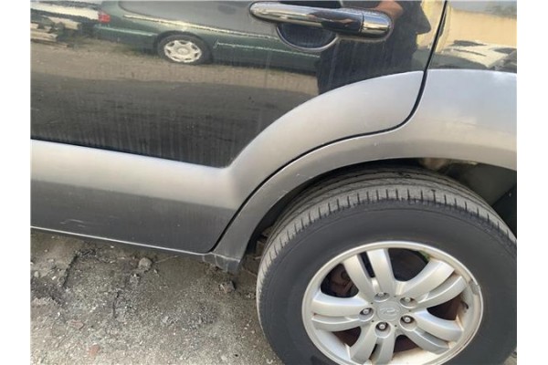 Recambio de aletin trasero izquierdo para hyundai tucson (jm) 2.0 referencia OEM IAM 877432E001  