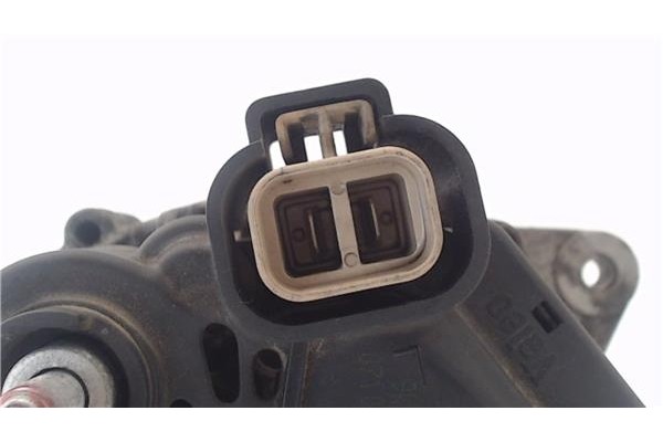 Recambio de alternador para hyundai tucson (jm) 2.0 referencia OEM IAM 3730022650 A0002655023 