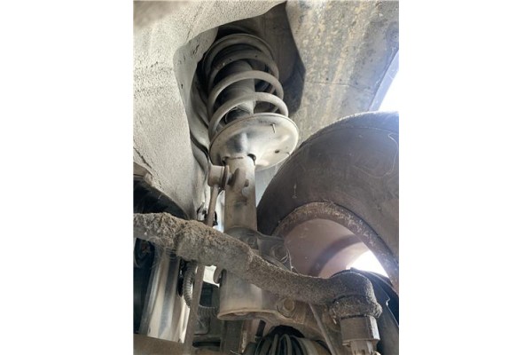 Recambio de amortiguador delantero derecho para hyundai tucson (jm) 2.0 referencia OEM IAM 546612E500  