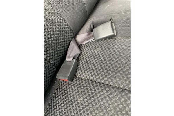 Recambio de anclaje cinturon trasero derecho para ssangyong kyron 2.0 200 xdi referencia OEM IAM 7565009000LAM  