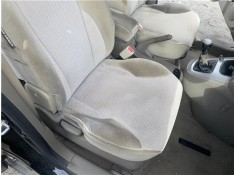 Recambio de asiento delantero derecho para hyundai tucson (jm) 2.0 referencia OEM IAM 884002E550  