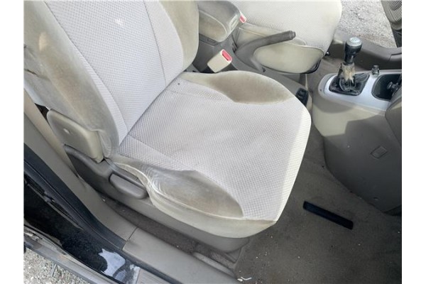 Recambio de asiento delantero derecho para hyundai tucson (jm) 2.0 referencia OEM IAM 884002E550  