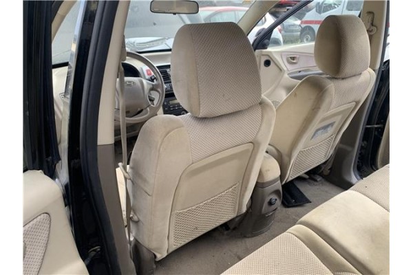 Recambio de asiento delantero izquierdo para hyundai tucson (jm) 2.0 referencia OEM IAM 883002E440  