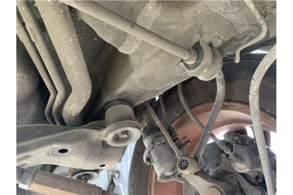 Recambio de barra estabilizadora trasero para hyundai tucson (jm) 2.0 referencia OEM IAM 555102E100  