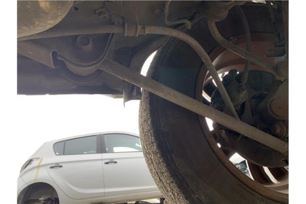Recambio de brazo inferior trasero derecho para hyundai tucson (jm) 2.0 referencia OEM IAM 551102E101 5,51E+07 