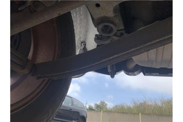 Recambio de brazo inferior trasero derecho para hyundai tucson (jm) 2.0 referencia OEM IAM 552102E000 5,52E+105 