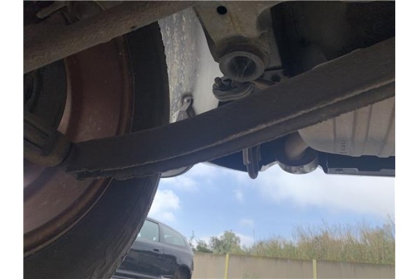 Recambio de brazo inferior trasero derecho para hyundai tucson (jm) 2.0 referencia OEM IAM 552102E000 5,52E+105 