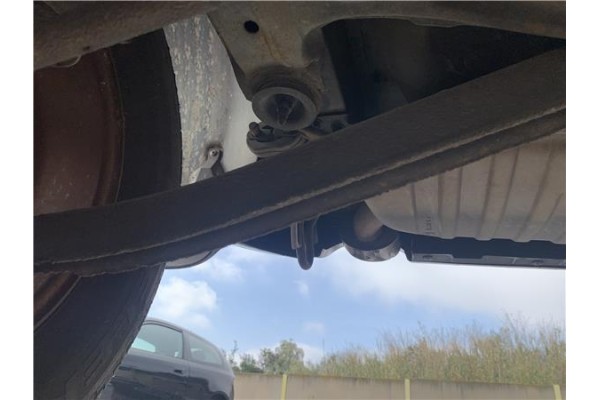 Recambio de brazo inferior trasero derecho para hyundai tucson (jm) 2.0 referencia OEM IAM 552102E000 5,52E+105 