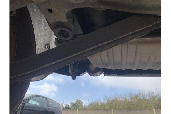 Recambio de brazo inferior trasero derecho para hyundai tucson (jm) 2.0 referencia OEM IAM 552102E000 5,52E+105 