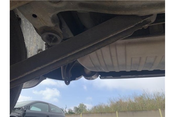 Recambio de brazo inferior trasero derecho para hyundai tucson (jm) 2.0 referencia OEM IAM 552102E000 5,52E+105 