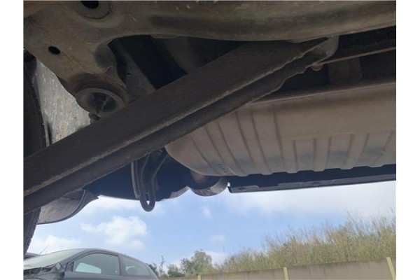 Recambio de brazo inferior trasero derecho para hyundai tucson (jm) 2.0 referencia OEM IAM 552102E000 5,52E+105 