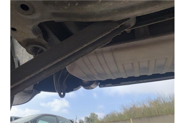 Recambio de brazo inferior trasero derecho para hyundai tucson (jm) 2.0 referencia OEM IAM 552102E000 5,52E+105 