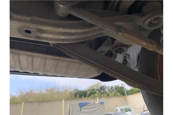 Recambio de brazo inferior trasero izquierdo para hyundai tucson (jm) 2.0 referencia OEM IAM 552102E000 5,52E+105 