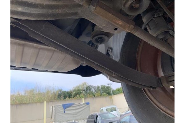 Recambio de brazo inferior trasero izquierdo para hyundai tucson (jm) 2.0 referencia OEM IAM 552102E000 5,52E+105 