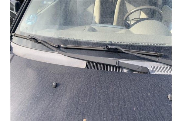 Recambio de brazo limpiaparabrisas delantero derecho para hyundai tucson (jm) 2.0 referencia OEM IAM 983212E001  