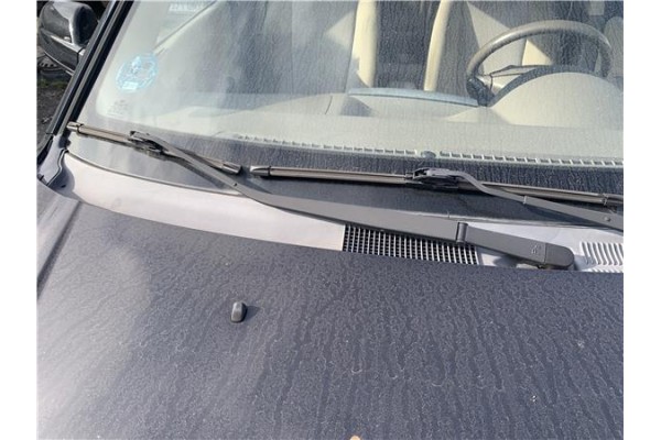 Recambio de brazo limpiaparabrisas delantero derecho para hyundai tucson (jm) 2.0 referencia OEM IAM 983212E001  