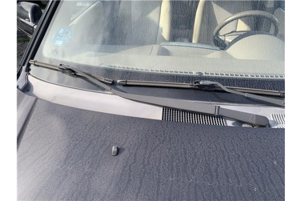 Recambio de brazo limpiaparabrisas delantero derecho para hyundai tucson (jm) 2.0 referencia OEM IAM 983212E001  