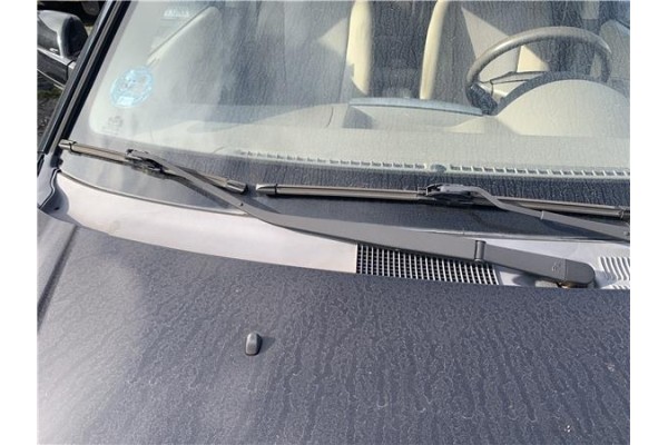 Recambio de brazo limpiaparabrisas delantero derecho para hyundai tucson (jm) 2.0 referencia OEM IAM 983212E001  