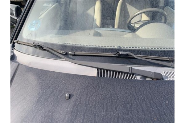 Recambio de brazo limpiaparabrisas delantero derecho para hyundai tucson (jm) 2.0 referencia OEM IAM 983212E001  