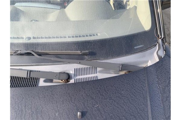 Recambio de brazo limpiaparabrisas delantero izquierdo para hyundai tucson (jm) 2.0 referencia OEM IAM 983112E001  