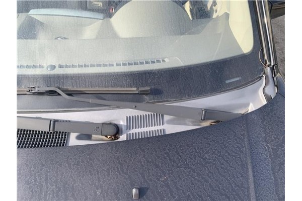 Recambio de brazo limpiaparabrisas delantero izquierdo para hyundai tucson (jm) 2.0 referencia OEM IAM 983112E001  