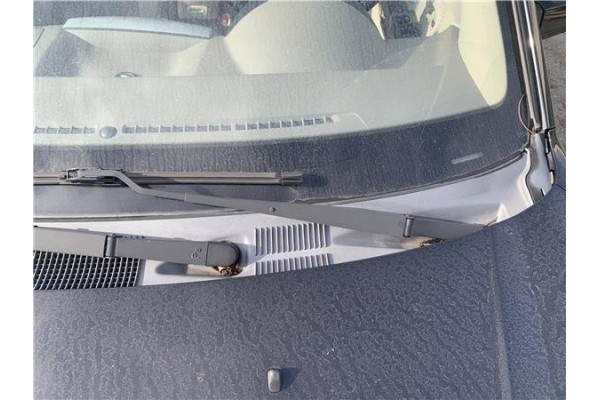 Recambio de brazo limpiaparabrisas delantero izquierdo para hyundai tucson (jm) 2.0 referencia OEM IAM 983112E001  