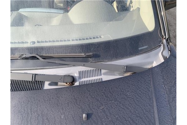 Recambio de brazo limpiaparabrisas delantero izquierdo para hyundai tucson (jm) 2.0 referencia OEM IAM 983112E001  