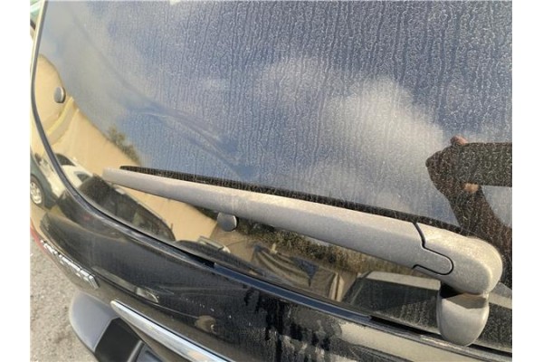 Recambio de brazo limpiaparabrisas trasero para hyundai tucson (jm) 2.0 referencia OEM IAM 988112E500  
