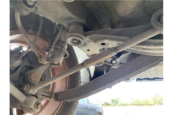 Recambio de brazo suspension trasero derecho para hyundai tucson (jm) 2.0 referencia OEM IAM 552202E010  