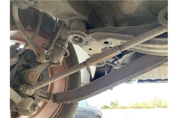 Recambio de brazo suspension trasero derecho para hyundai tucson (jm) 2.0 referencia OEM IAM 552202E010  