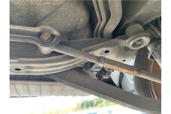 Recambio de brazo suspension trasero izquierdo para hyundai tucson (jm) 2.0 referencia OEM IAM 552202E010  