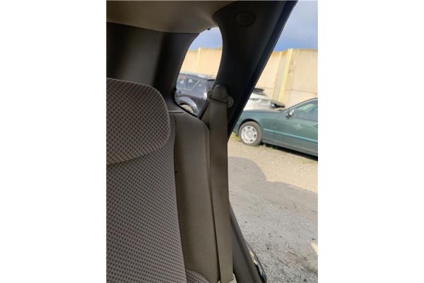 Recambio de cinturon seguridad trasero izquierdo para hyundai tucson (jm) 2.0 referencia OEM IAM 898102E001J9  