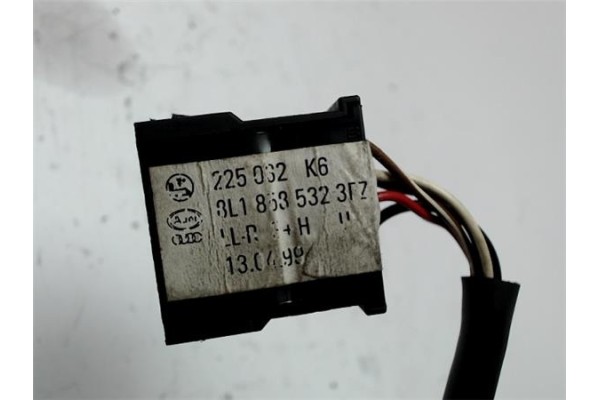 Recambio de retrovisor electrico derecho para audi a3 (8l) referencia OEM IAM 8L18535323FZ 225062K6 