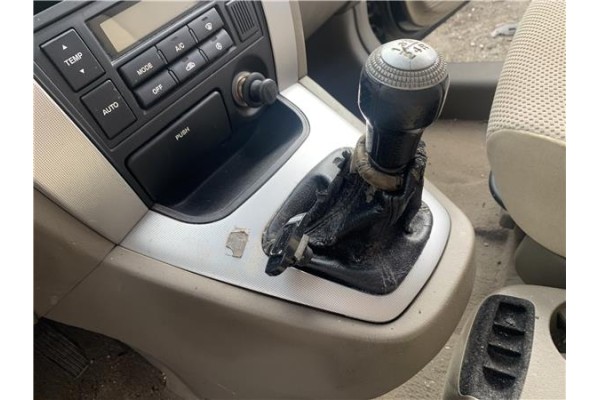 Recambio de consola para hyundai tucson (jm) 2.0 referencia OEM IAM 846102E300 846512E550 