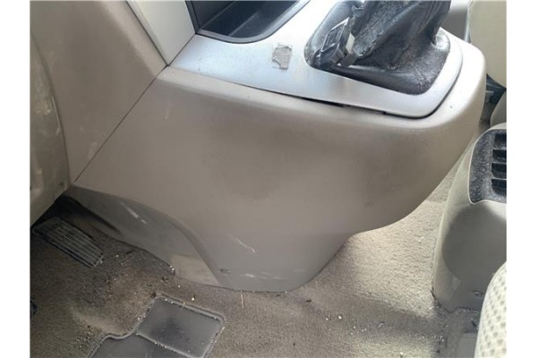 Recambio de consola para hyundai tucson (jm) 2.0 referencia OEM IAM 846102E300 846512E550 