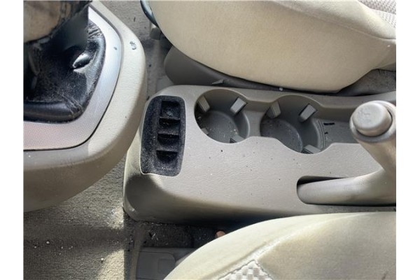 Recambio de consola para hyundai tucson (jm) 2.0 referencia OEM IAM 846712E010Z9 8,47E+10 