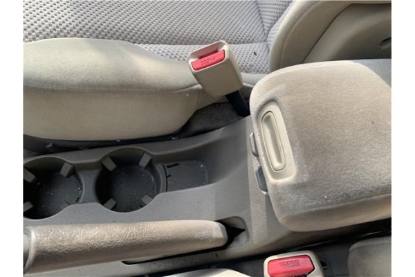 Recambio de consola para hyundai tucson (jm) 2.0 referencia OEM IAM 846712E010Z9 8,47E+10 