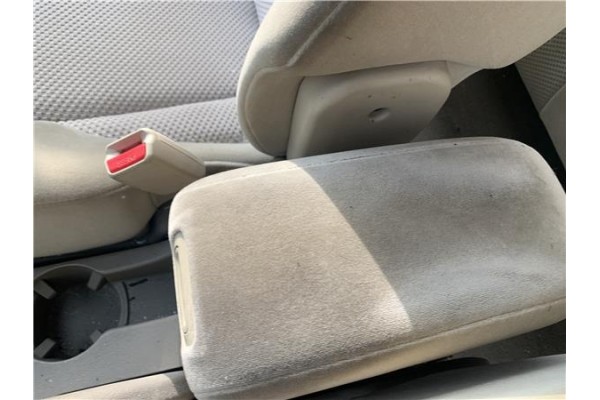 Recambio de consola para hyundai tucson (jm) 2.0 referencia OEM IAM 846712E010Z9 8,47E+10 