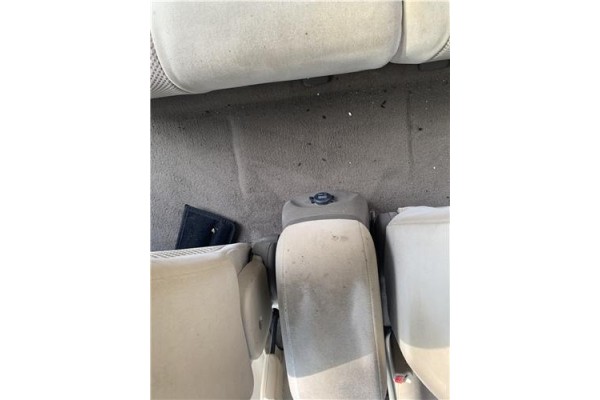 Recambio de consola para hyundai tucson (jm) 2.0 referencia OEM IAM 846712E010Z9 8,47E+10 