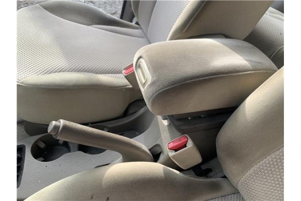 Recambio de consola para hyundai tucson (jm) 2.0 referencia OEM IAM 846712E010Z9 8,47E+10 