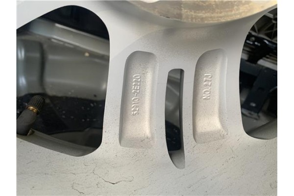 Recambio de rueda completa repuesto para hyundai tucson (jm) 2.0 referencia OEM IAM 529102E220  