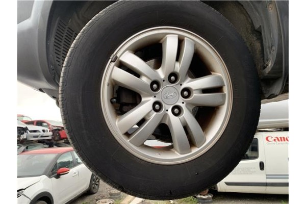 Recambio de llanta para hyundai tucson (jm) 2.0 referencia OEM IAM 529102E220  