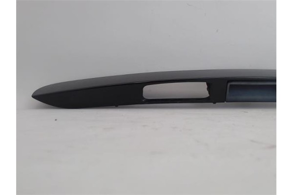 Recambio de moldura porton trasero para peugeot 207 1.6 hdi referencia OEM IAM 8742L0  