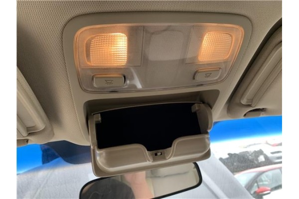 Recambio de luz delantero central techo para hyundai tucson (jm) 2.0 referencia OEM IAM 928502E000J9  