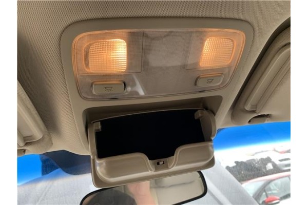 Recambio de luz delantero central techo para hyundai tucson (jm) 2.0 referencia OEM IAM 928502E000J9  